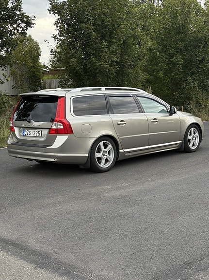 Volvo V70 4 of 8