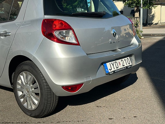 Renault Clio 9 of 15