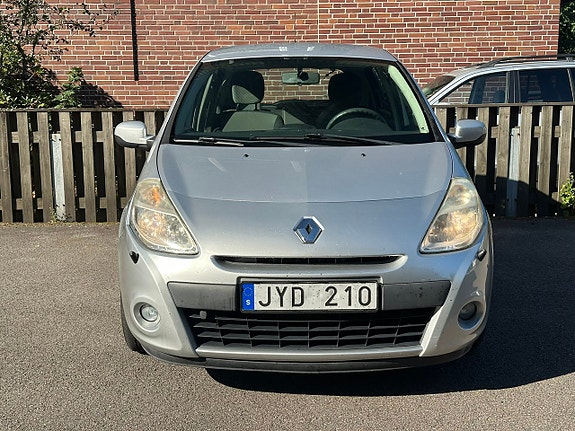 Renault Clio 2 of 15