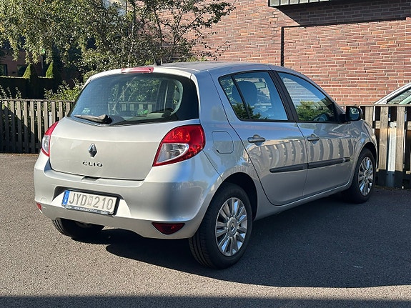 Renault Clio 7 of 15