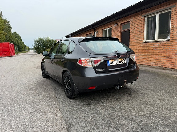 Subaru Impreza 6 of 7