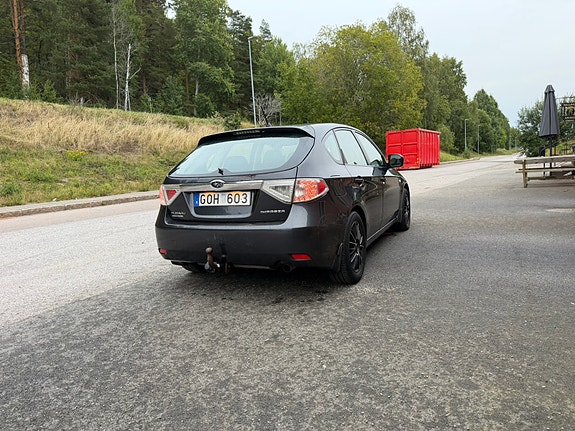 Subaru Impreza 5 of 7