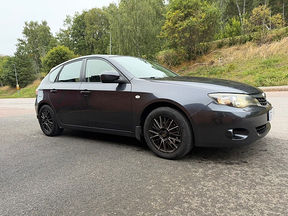 Subaru Impreza 3 of 7