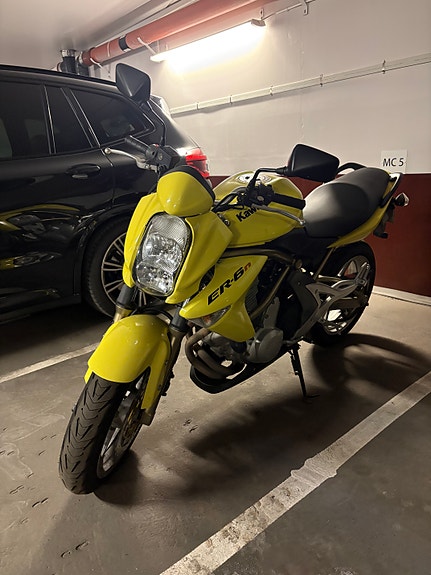 Kawasaki ER6N 2 of 5