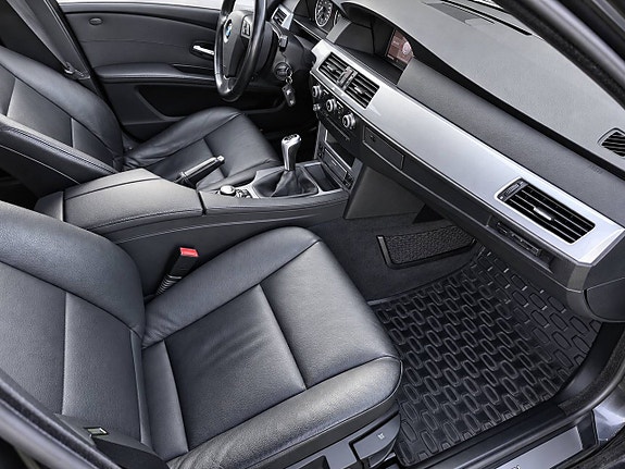 BMW 520d 8 of 15