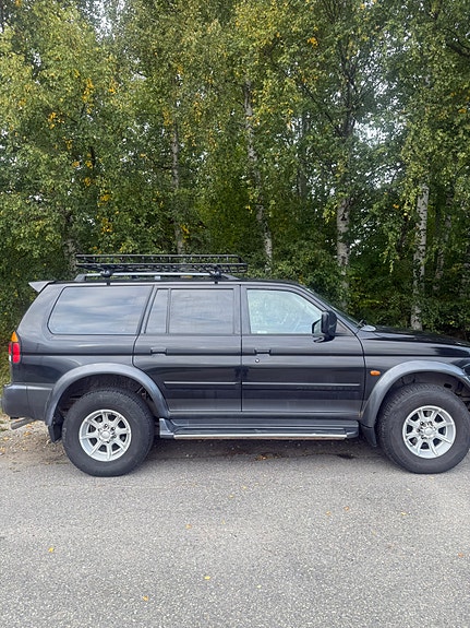 Mitsubishi Pajero Sport 6 of 10