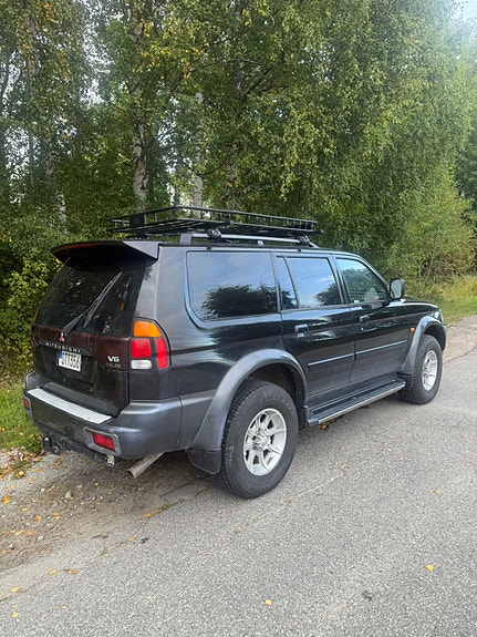 Mitsubishi Pajero Sport 5 of 10