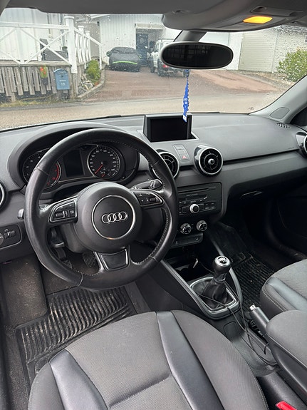 Audi A1 2 of 5