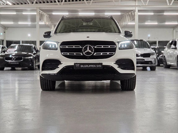 Mercedes-Benz GLS400 d 2 of 30