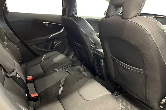 Volvo V40 21 of 25
