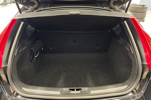 Volvo V40 22 of 25