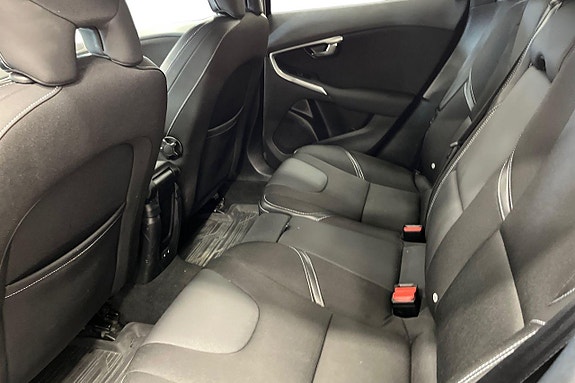Volvo V40 20 of 25