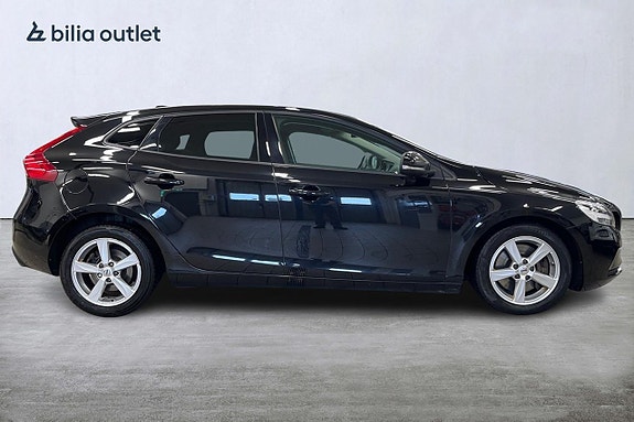 Volvo V40 8 of 25
