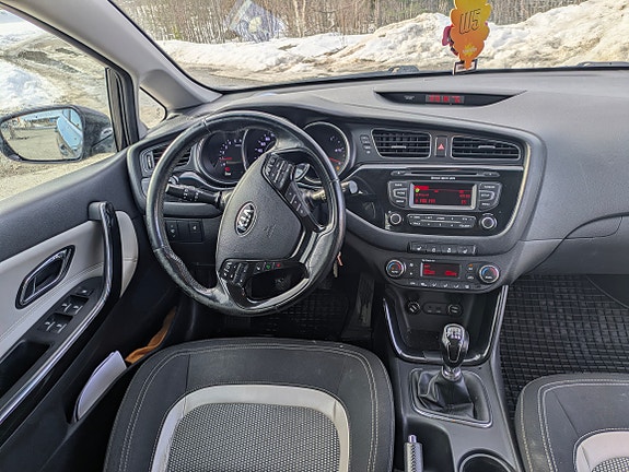 Kia Ceed 2 of 4