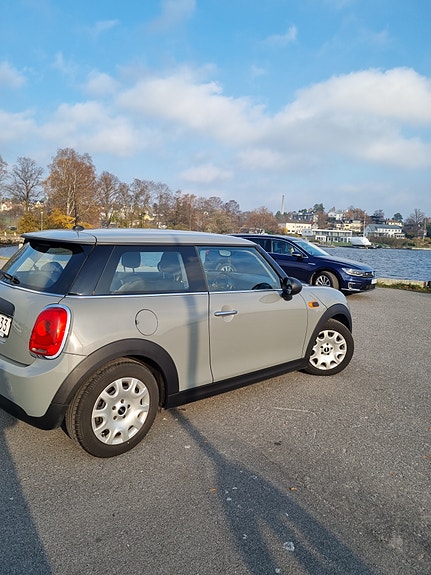 MINI One 4 of 5