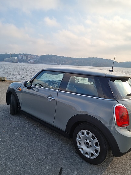 MINI One 3 of 5