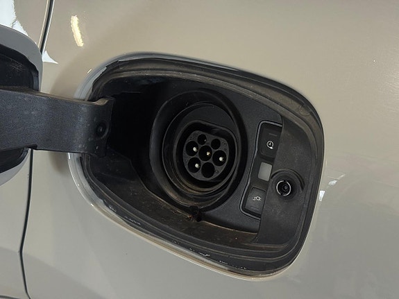 Porsche Cayenne 21 of 25