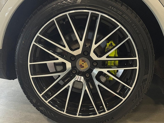 Porsche Cayenne 10 of 25