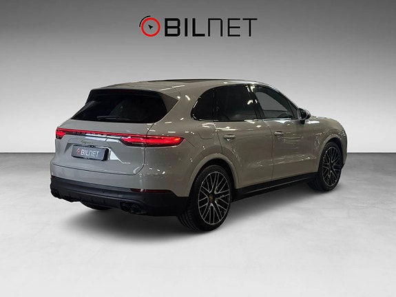 Porsche Cayenne 6 of 25