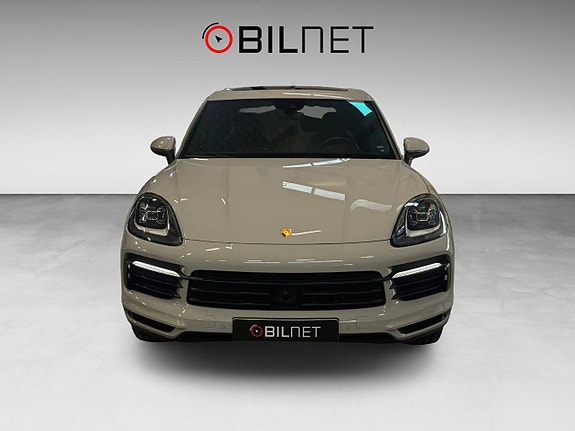 Porsche Cayenne 3 of 25