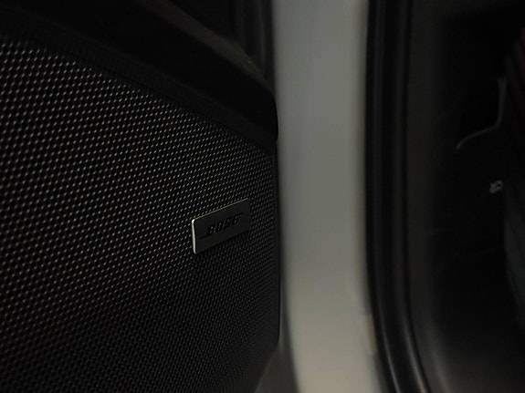 Porsche Cayenne 15 of 25