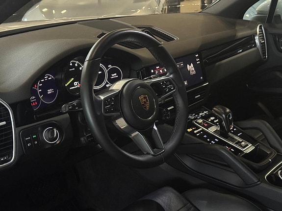 Porsche Cayenne 20 of 25