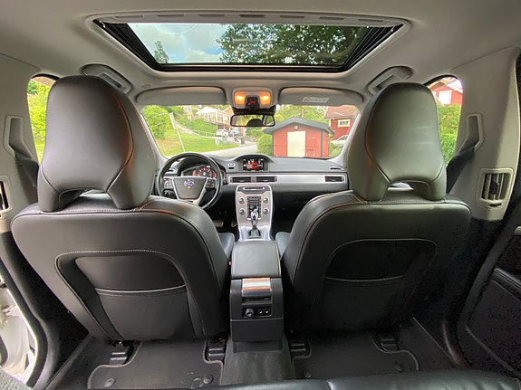 Volvo XC70 14 of 15