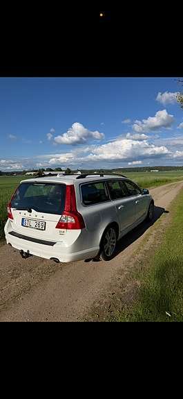 Volvo V70 4 of 5