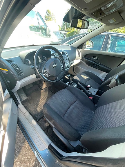 Kia Ceed 4 of 6
