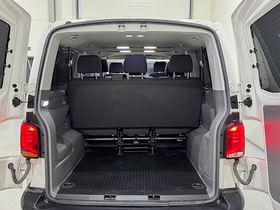 Volkswagen Caravelle 18 of 18