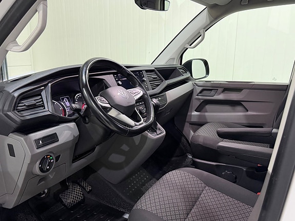 Volkswagen Caravelle 9 of 18