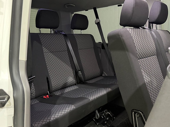 Volkswagen Caravelle 11 of 18