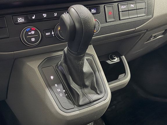 Volkswagen Caravelle 15 of 18