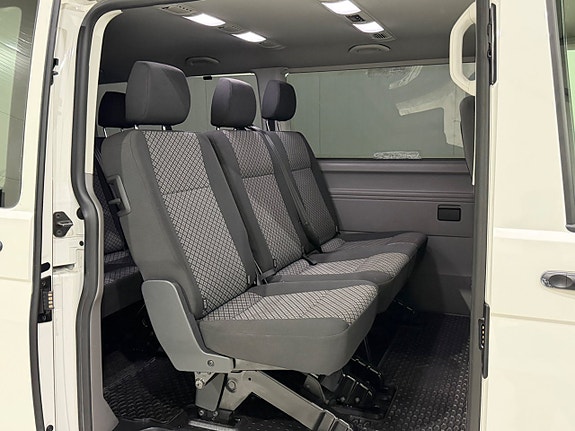 Volkswagen Caravelle 12 of 18