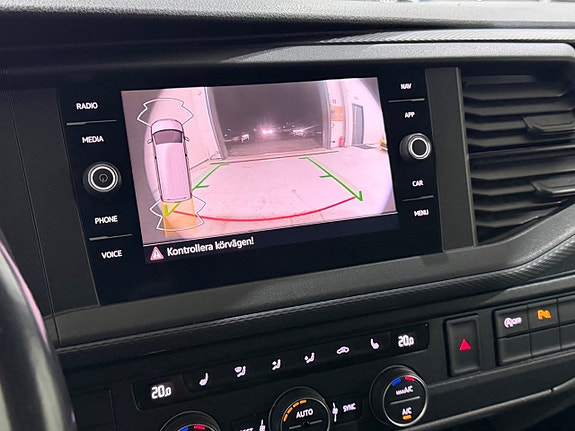 Volkswagen Caravelle 14 of 18