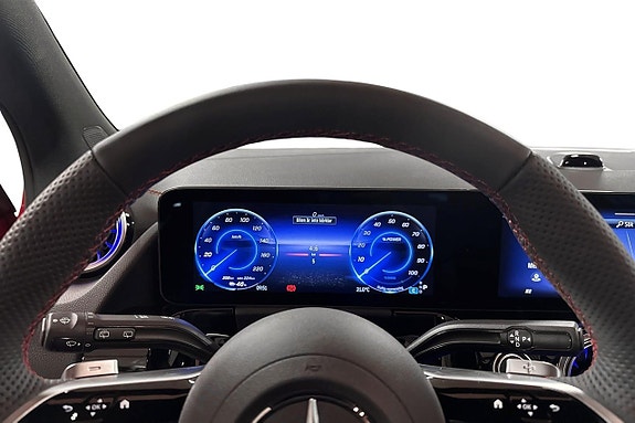Mercedes-Benz EQA300 7 of 12