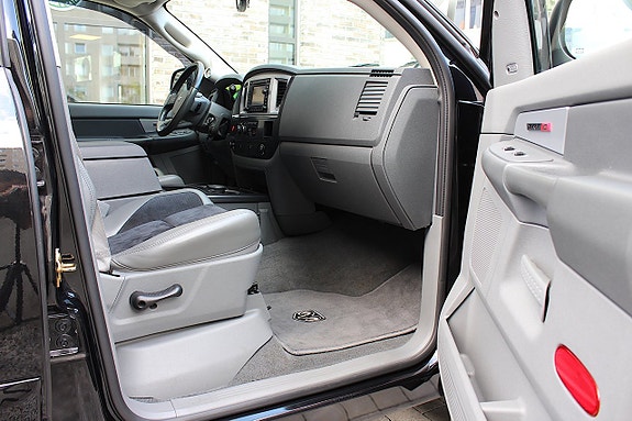 Dodge RAM SRT-10 28 of 30
