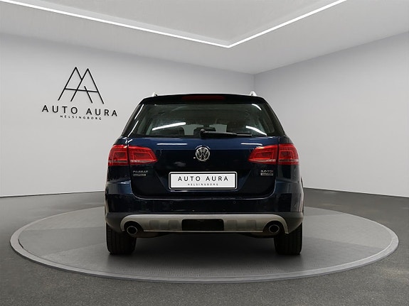 Volkswagen Passat Alltrack 5 of 15