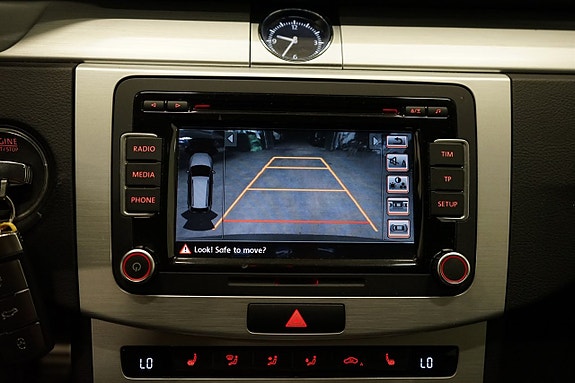 Volkswagen Passat Alltrack 11 of 15