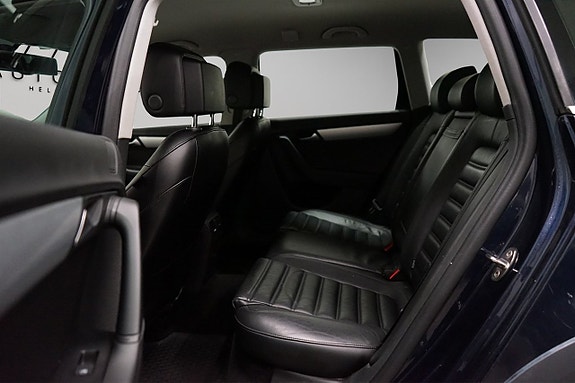 Volkswagen Passat Alltrack 7 of 15