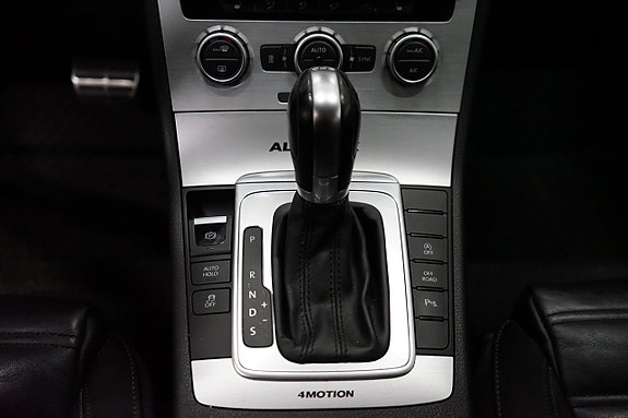 Volkswagen Passat Alltrack 9 of 15