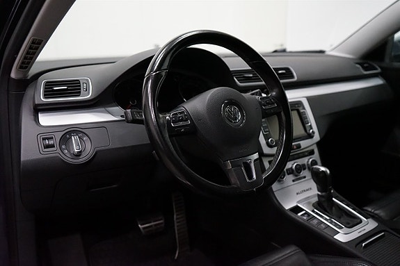 Volkswagen Passat Alltrack 8 of 15