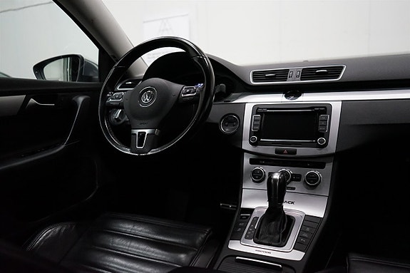 Volkswagen Passat Alltrack 14 of 15