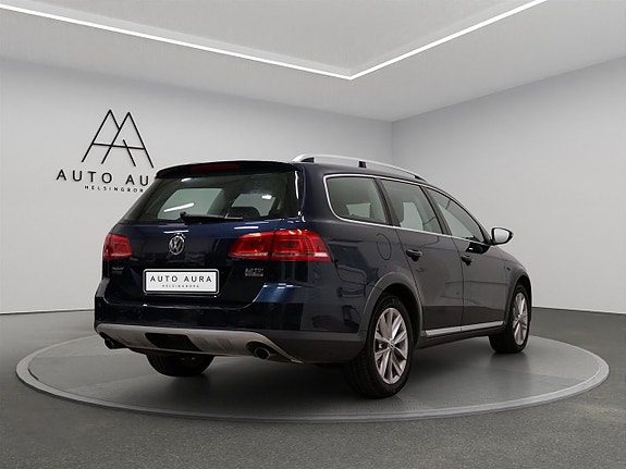 Volkswagen Passat Alltrack 4 of 15