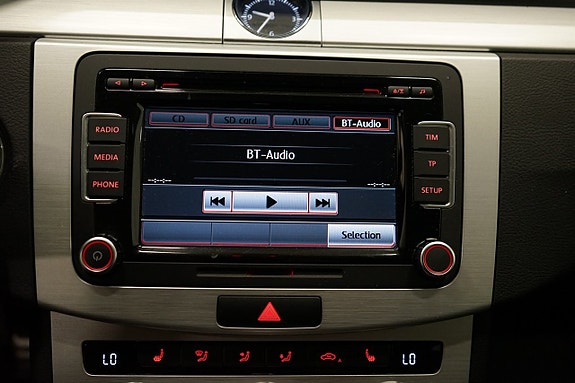 Volkswagen Passat Alltrack 12 of 15