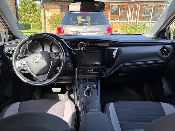 Toyota Auris 4 of 4
