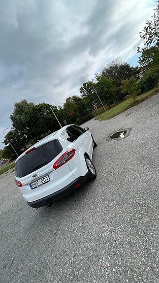 Ford S-MAX 3 of 5