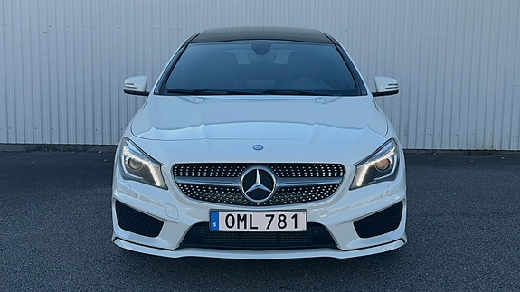 Mercedes-Benz CLA200 2 of 26