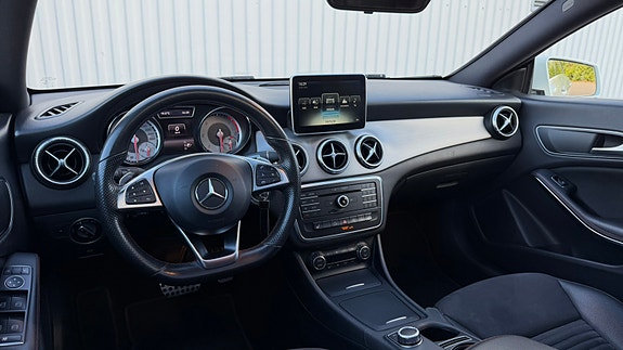 Mercedes-Benz CLA200 11 of 26