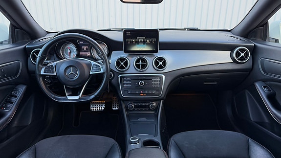 Mercedes-Benz CLA200 12 of 26